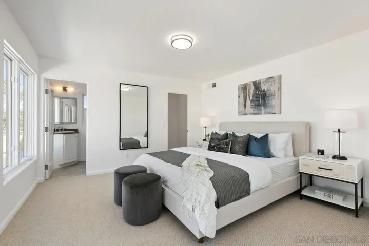 7784 Lookout Drive, La Jolla, California 92037