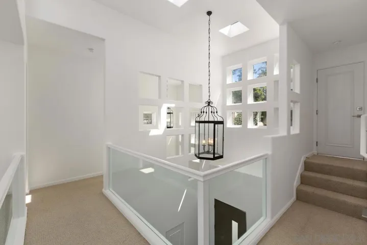 7784 Lookout Drive, La Jolla, California 92037