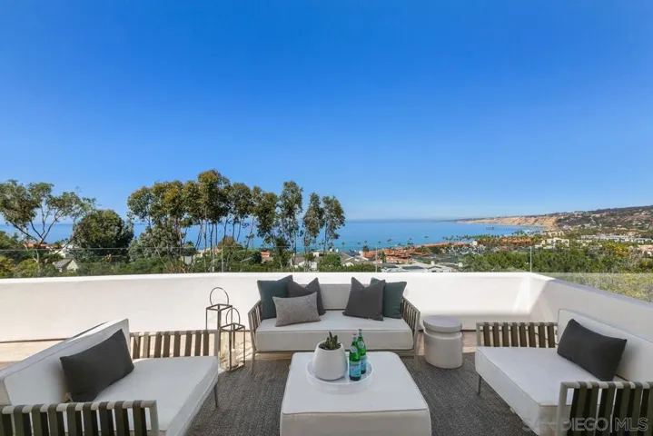7784 Lookout Drive, La Jolla, California 92037