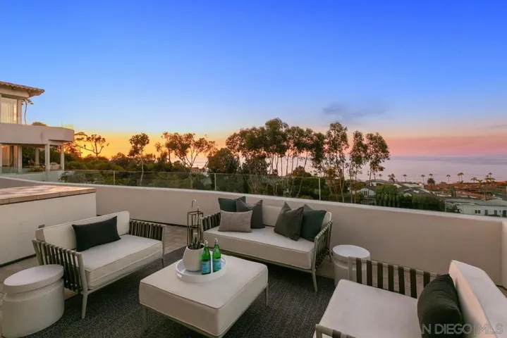 7784 Lookout Drive, La Jolla, California 92037