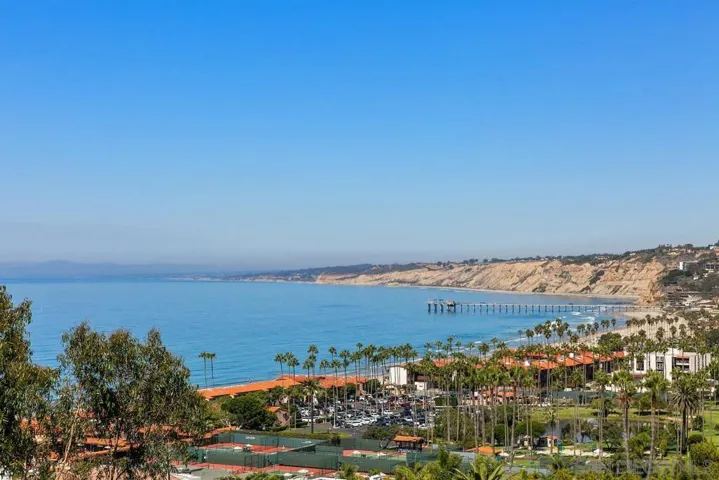 7784 Lookout Drive, La Jolla, California 92037