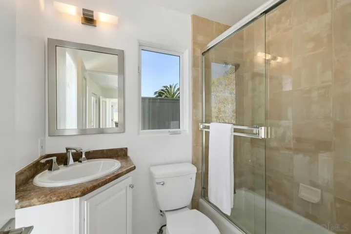 7784 Lookout Drive, La Jolla, California 92037