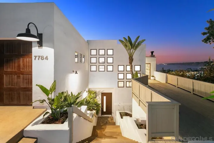 7784 Lookout Drive, La Jolla, California 92037