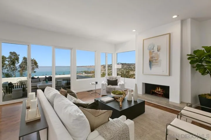 7784 Lookout Drive, La Jolla, California 92037