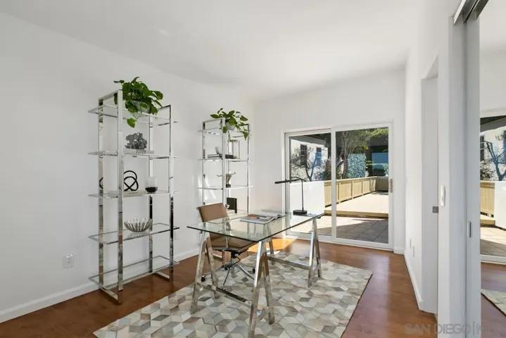 7784 Lookout Drive, La Jolla, California 92037