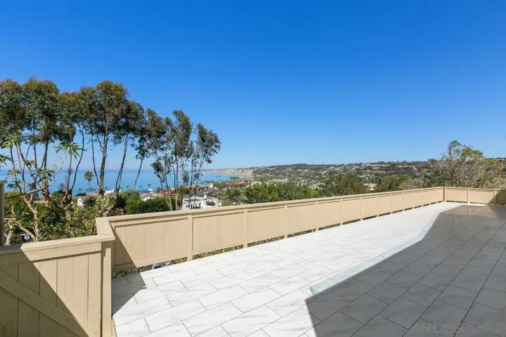 7784 Lookout Drive, La Jolla, California 92037