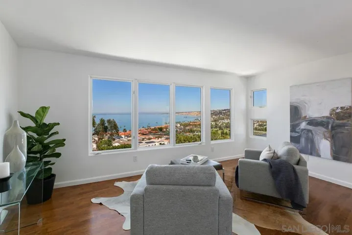 7784 Lookout Drive, La Jolla, California 92037