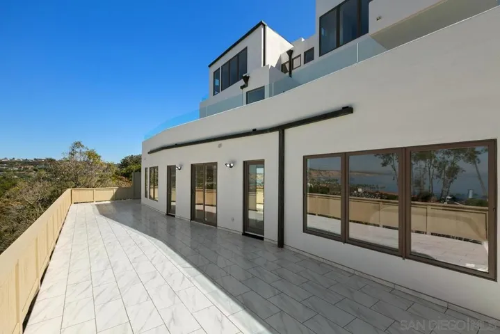 7784 Lookout Drive, La Jolla, California 92037