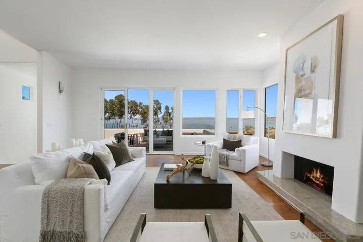 7784 Lookout Drive, La Jolla, California 92037