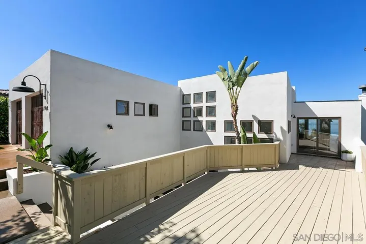 7784 Lookout Drive, La Jolla, California 92037