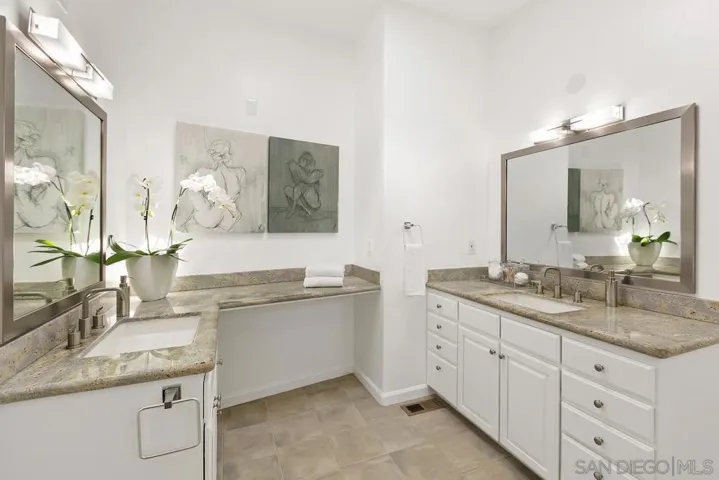 7784 Lookout Drive, La Jolla, California 92037