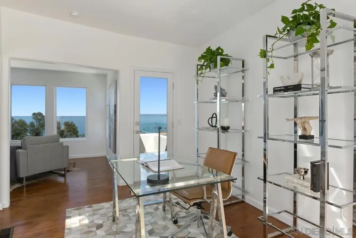 7784 Lookout Drive, La Jolla, California 92037