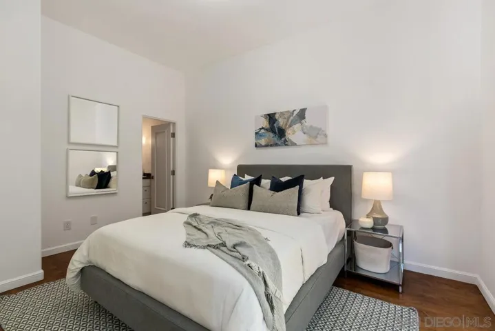 7784 Lookout Drive, La Jolla, California 92037