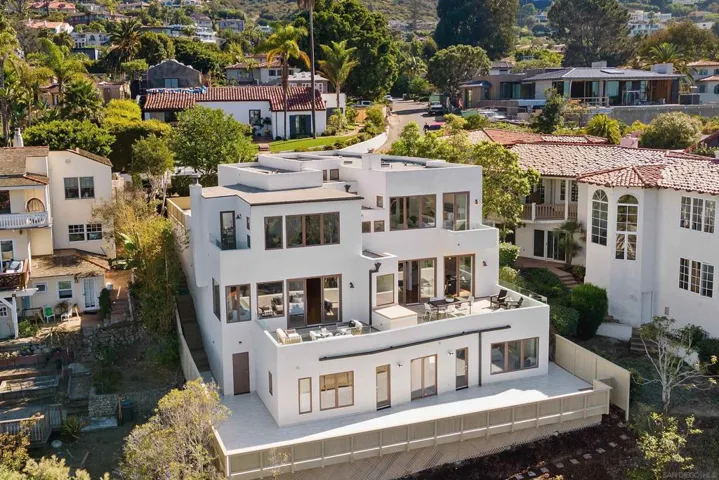 7784 Lookout Drive, La Jolla, California 92037
