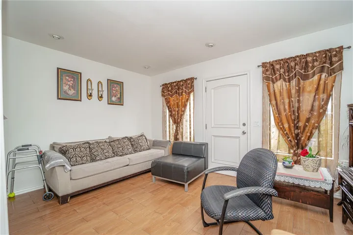 Unit 3637 1/2 Living room picture #2