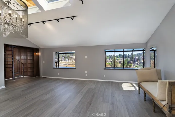 806 Boulder Road, Big Bear, California 92315
