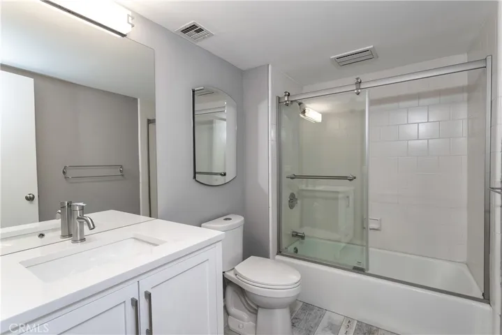 806 Boulder Road, Big Bear, California 92315