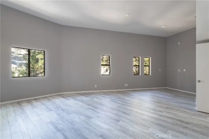 806 Boulder Road, Big Bear, California 92315