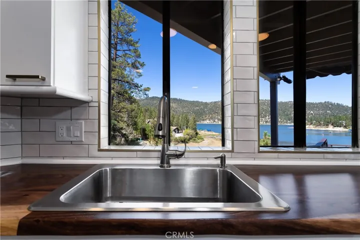 806 Boulder Road, Big Bear, California 92315