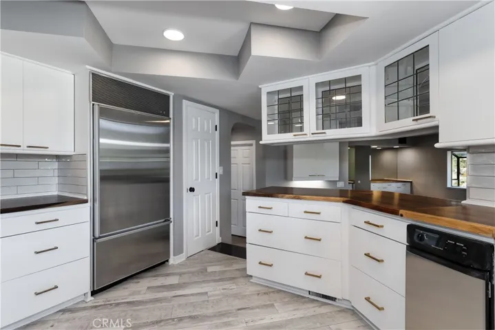 806 Boulder Road, Big Bear, California 92315