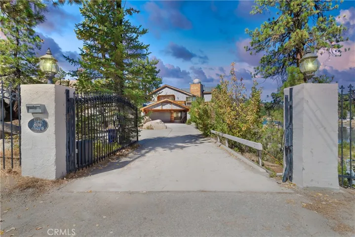 806 Boulder Road, Big Bear, California 92315