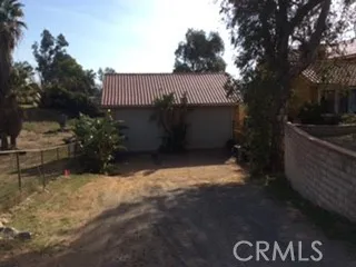 Huge double door garage / new roof 3 yrs old