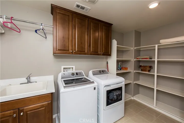 6923 Lagoon Court, Jurupa Valley, California 91752