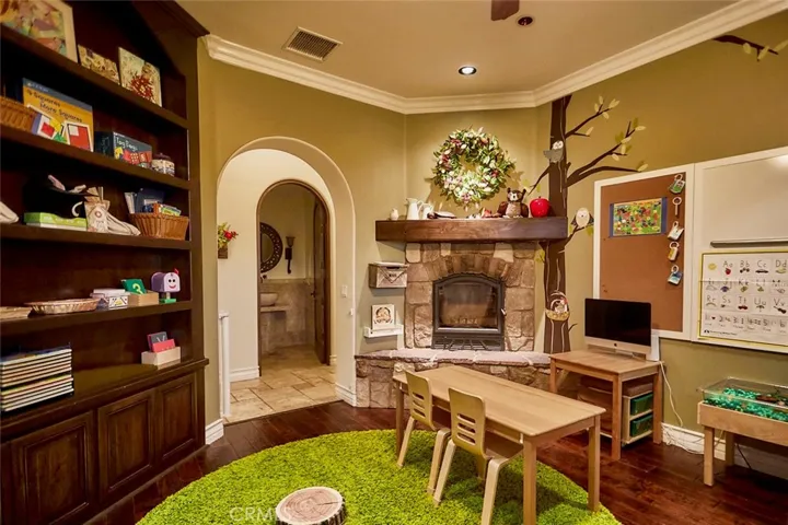 10451 Choiceana Avenue, Hesperia, California 92345