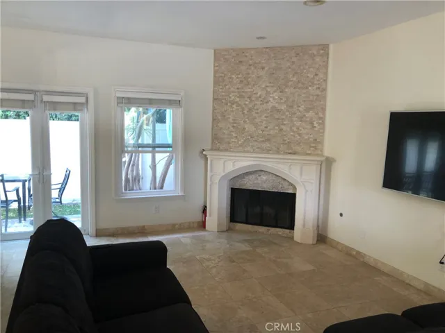 734 Tustin Avenue 5, Newport Beach, California 92663