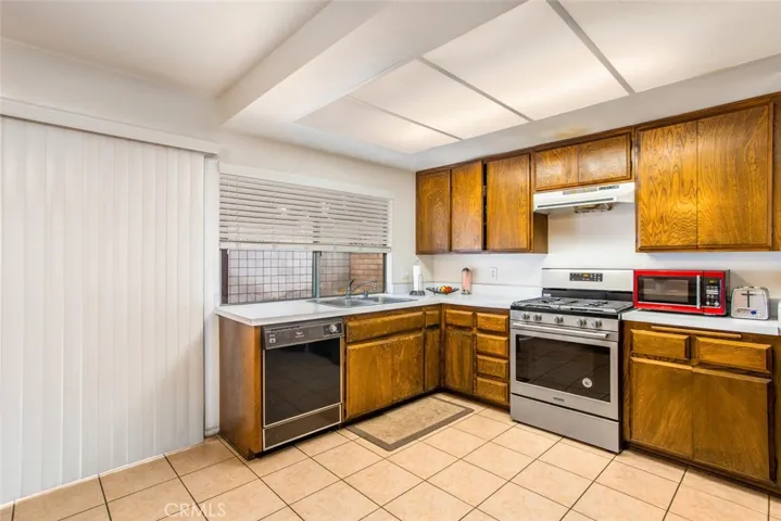 10317 Comanche Avenue, Riverside, California 92503