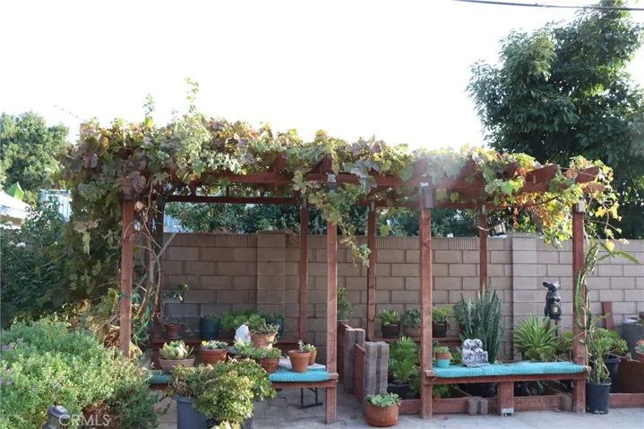646 E Grove Avenue, Orange, California 92865