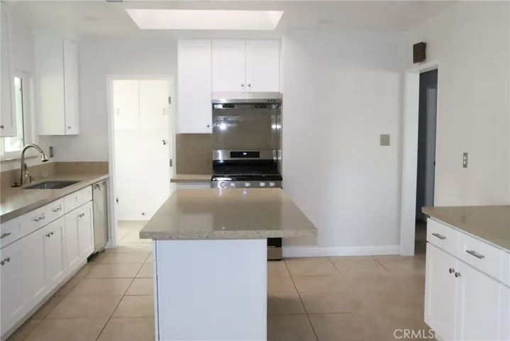 646 E Grove Avenue, Orange, California 92865