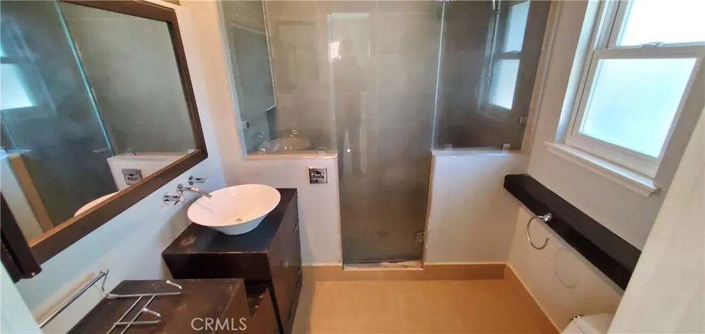 Photo doesn't have new shower shown.