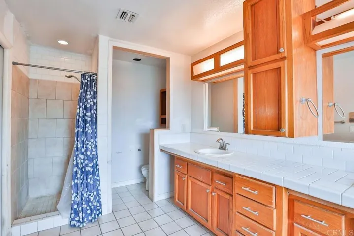 11052 Fillbrook Dr, Lakeside, California 92040
