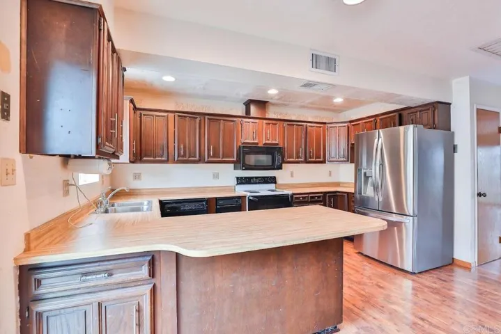 11052 Fillbrook Dr, Lakeside, California 92040