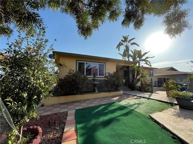 1300 W Sumner Avenue, Lake Elsinore, California 92530