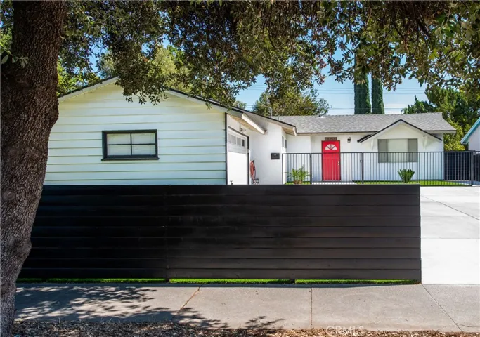10600 Hillview Avenue, Chatsworth, California 91311