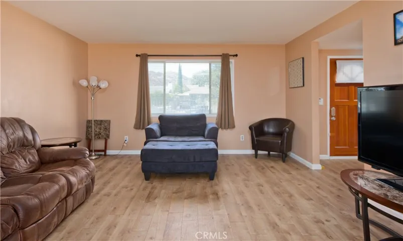 10600 Hillview Avenue, Chatsworth, California 91311