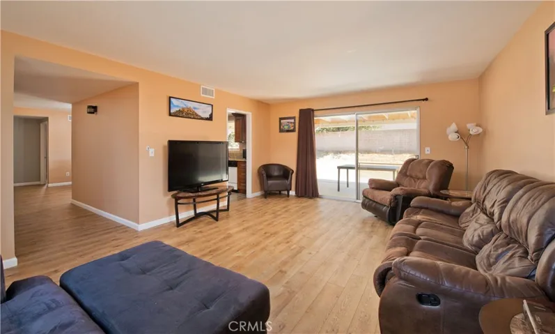 10600 Hillview Avenue, Chatsworth, California 91311