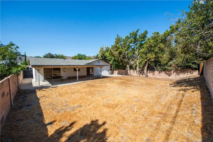 10600 Hillview Avenue, Chatsworth, California 91311