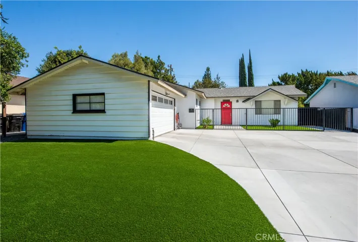 10600 Hillview Avenue, Chatsworth, California 91311