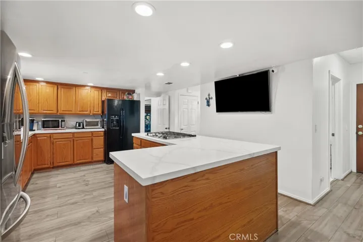 7055 Bellaire Avenue, North Hollywood, California 91605