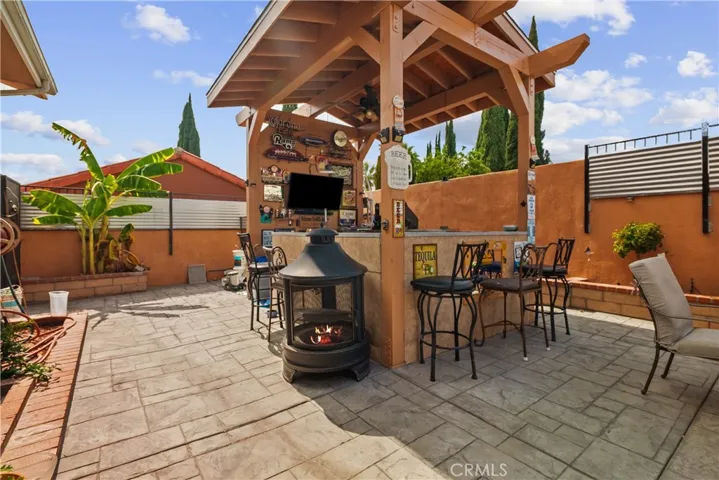 7055 Bellaire Avenue, North Hollywood, California 91605