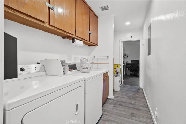 7055 Bellaire Avenue, North Hollywood, California 91605