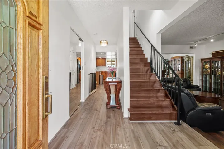 7055 Bellaire Avenue, North Hollywood, California 91605