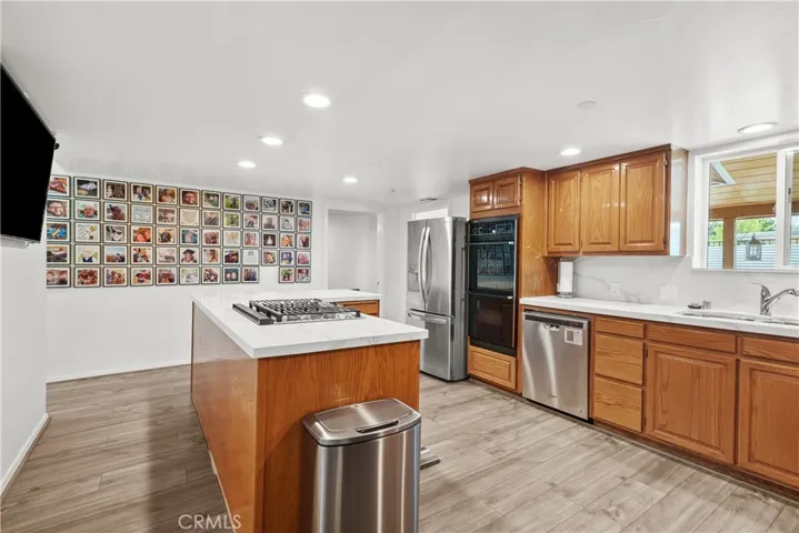 7055 Bellaire Avenue, North Hollywood, California 91605
