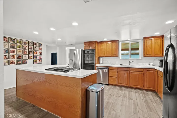 7055 Bellaire Avenue, North Hollywood, California 91605