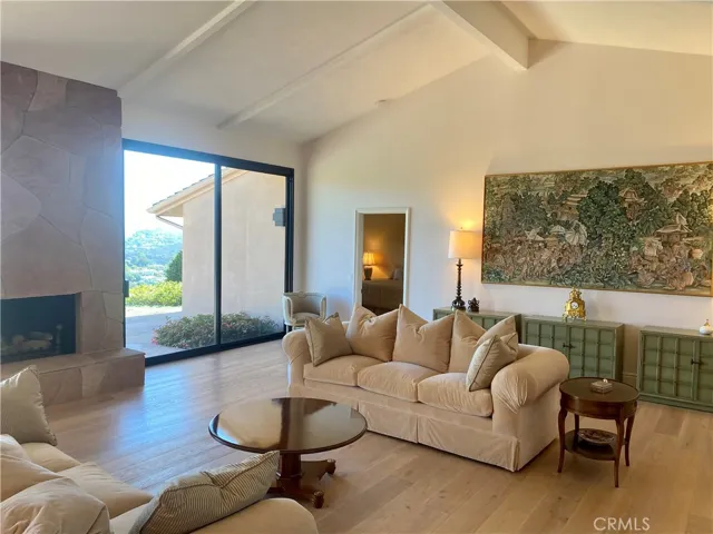 Open Concept, High ceilings, French oak floors