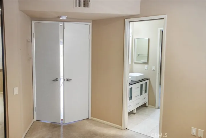25671 Le Parc 14, Lake Forest, California 92630