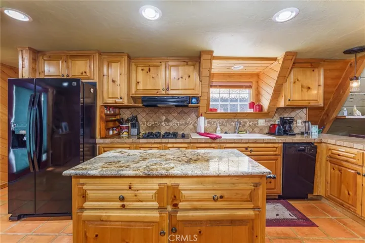 52778 Balsam Drive, Oakhurst, California 93644
